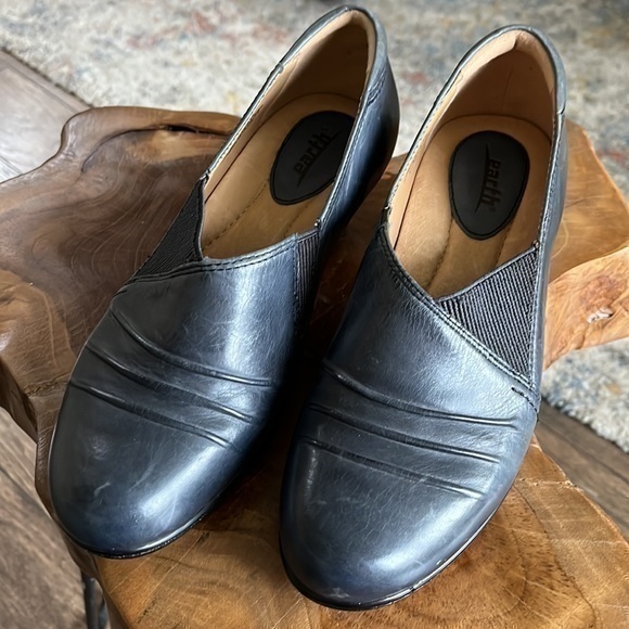 Earth Daytripper Ankle Bootie 8 - Picture 12 of 12